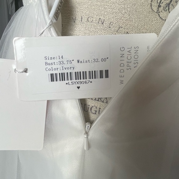 JJ’s House Ivory Sleeveless Wedding Dress With Lace And Tulle Size 14 NWT - Picture 8 of 10